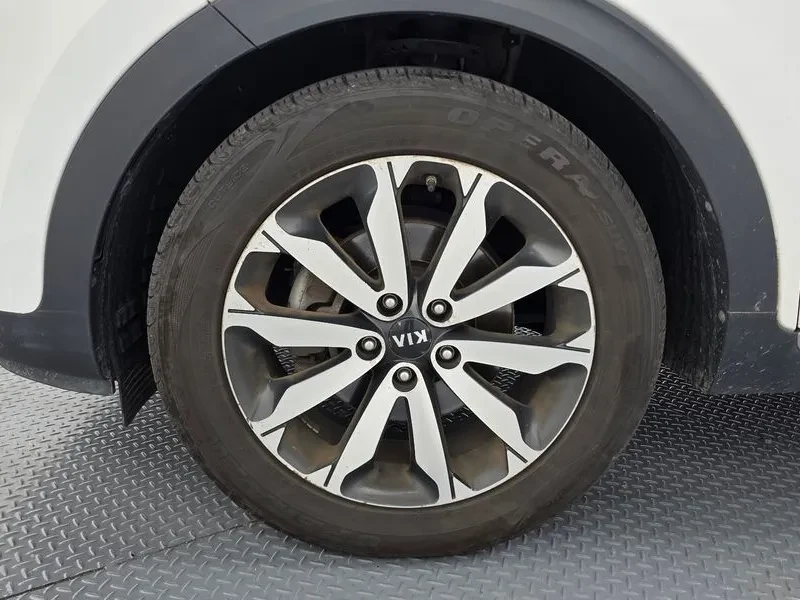 Kia Sportage 1.7 2WD, снимка 4 - Автомобили и джипове - 55789225