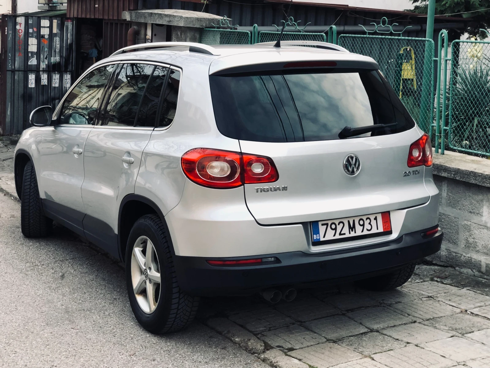 VW Tiguan 2.0TDI 4X4 AUTOMATIC - изображение 2