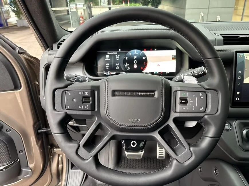 Land Rover Defender OCTA P635 - изображение 4
