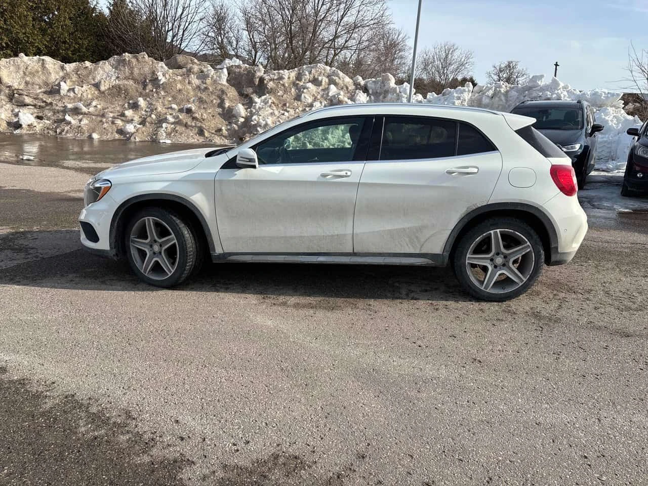 Mercedes-Benz GLA 250 CARFAX/ПОДГРЕВИ/KEYLESS, снимка 3 - Автомобили и джипове - 53728752