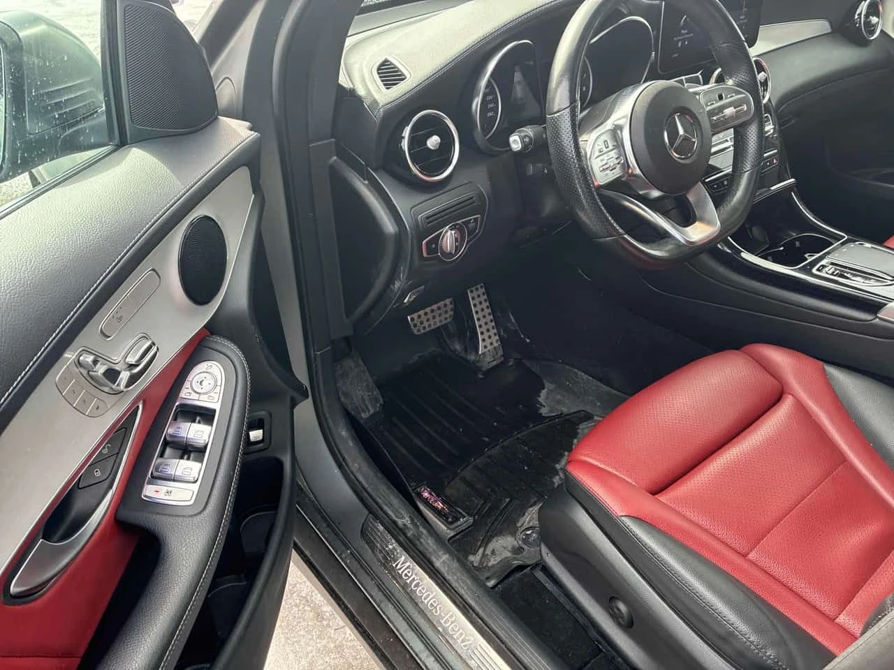 Mercedes-Benz GLC * 300 * CARFAX * ЦЕНА ДО БГ, снимка 6 - Автомобили и джипове - 53928023