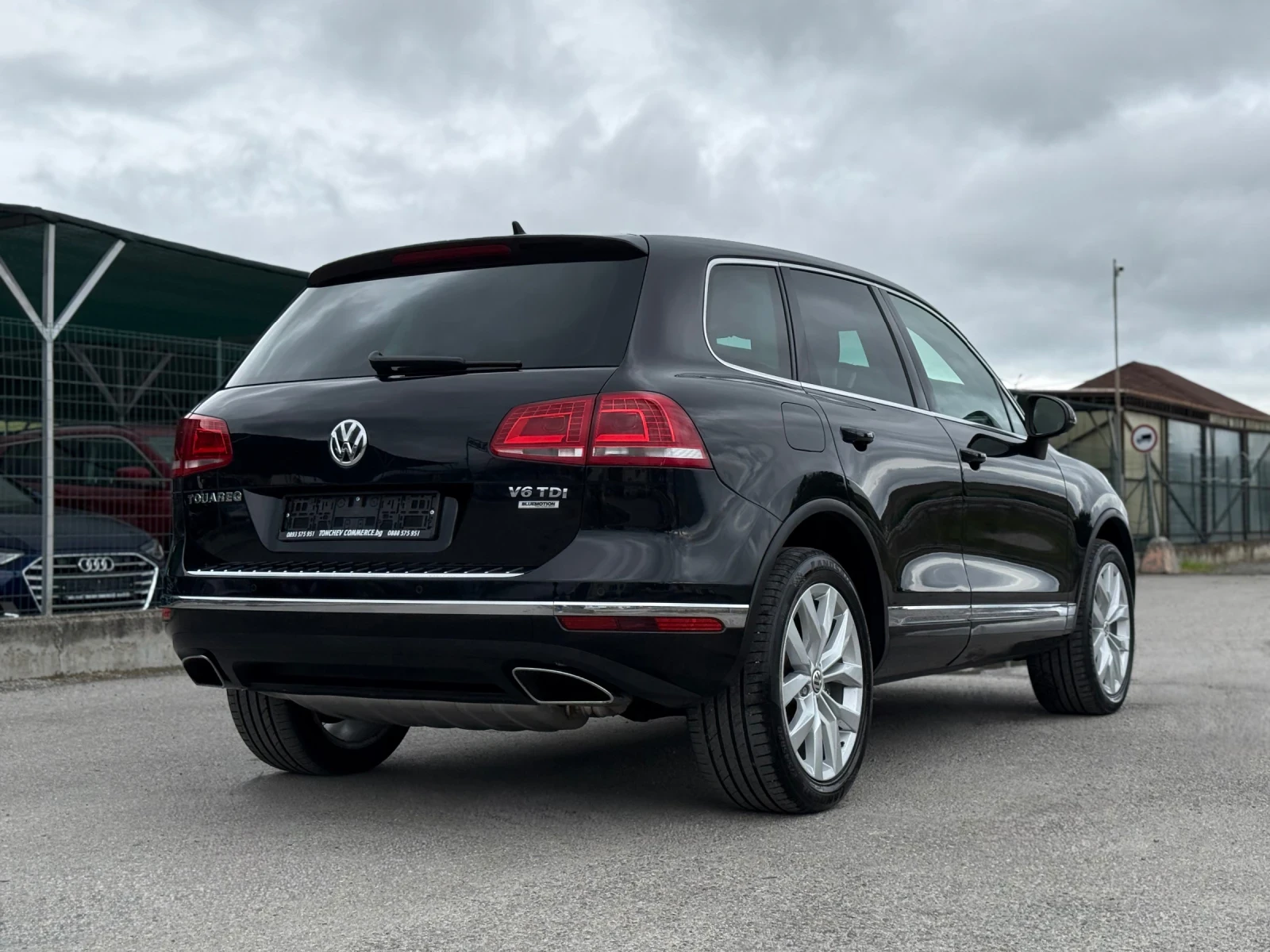 VW Touareg 3.0-TDI-R-line-TOP-NEW-ПОДГРЕВ НА ВОЛАН И СЕДАЛКИ, снимка 6 - Автомобили и джипове - 54881963