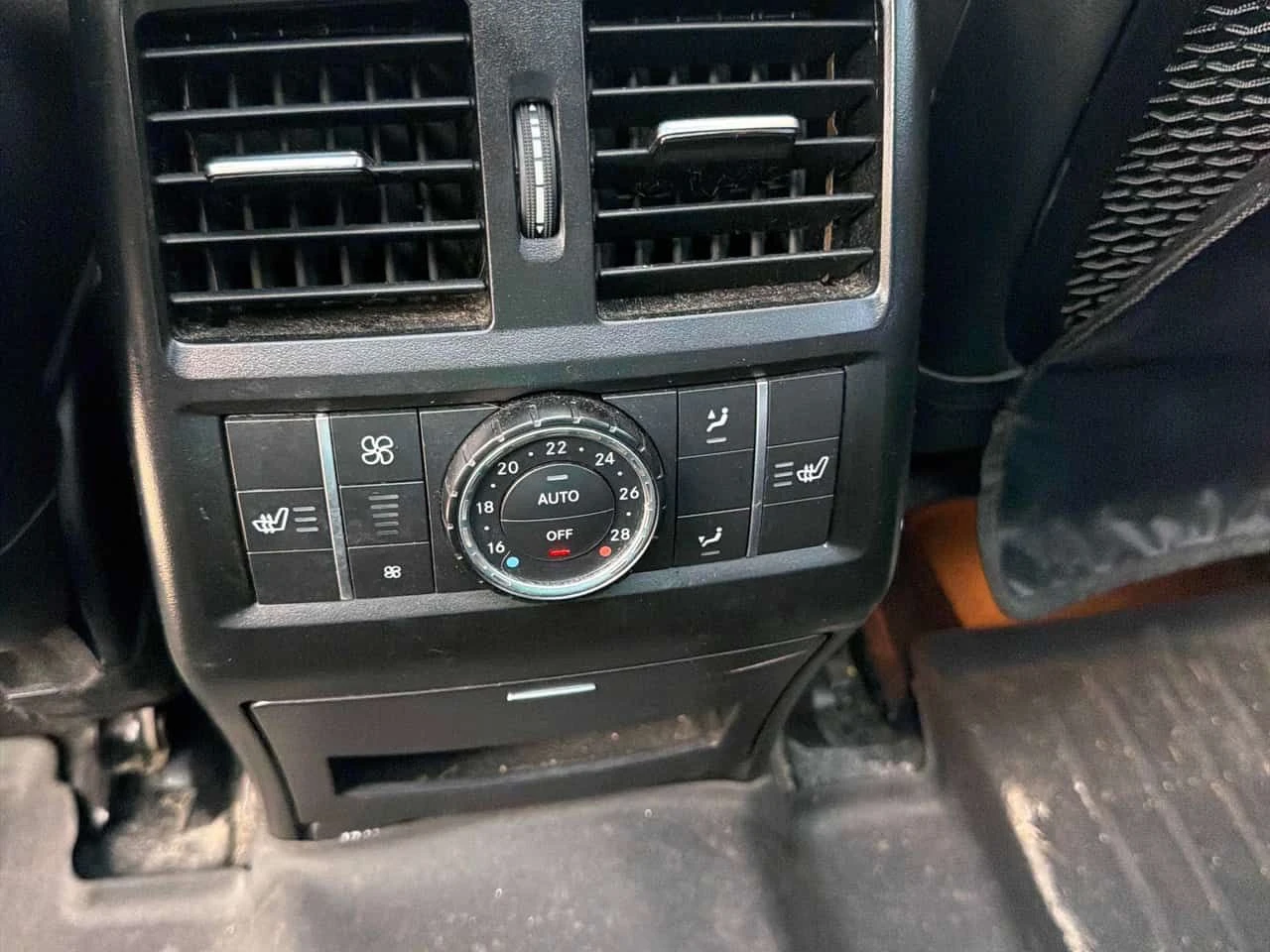 Mercedes-Benz GLS 500 / 360 / DIS /  Harman Kardon / ОБДУХВАНЕ , снимка 14 - Автомобили и джипове - 54906362