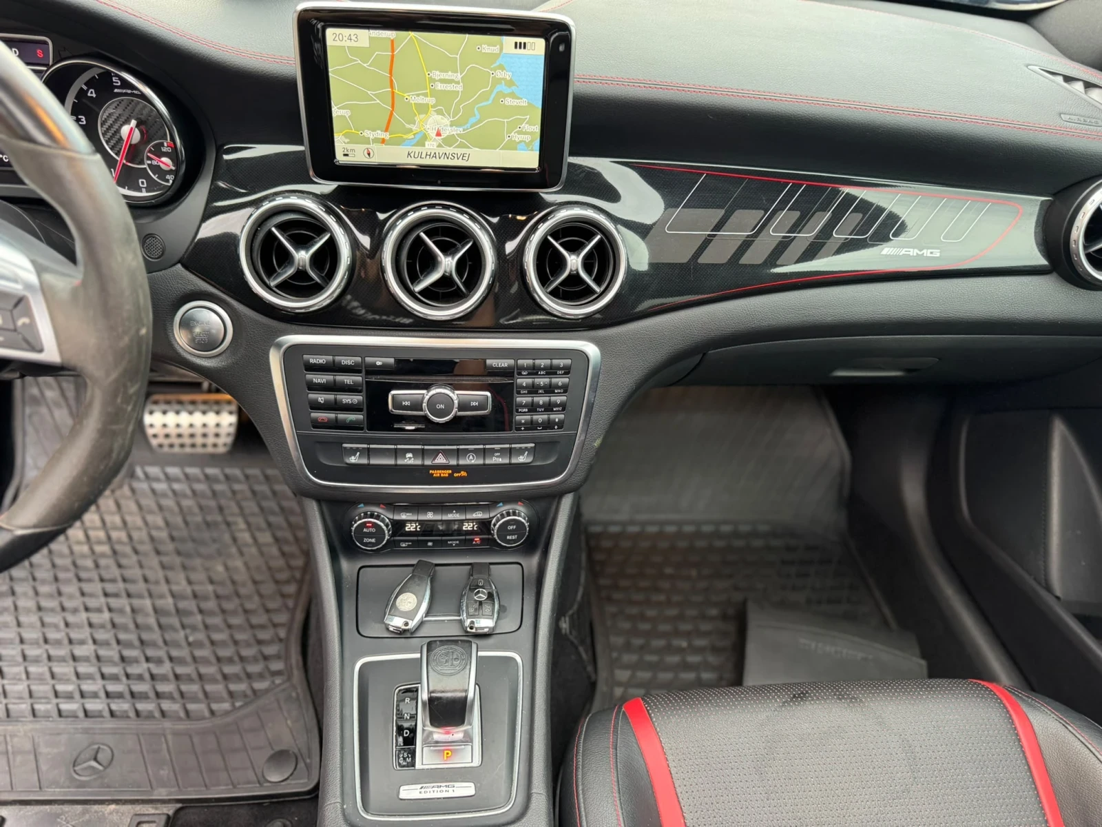 Mercedes-Benz GLA 45 AMG Edition1 , снимка 10 - Автомобили и джипове - 55386757