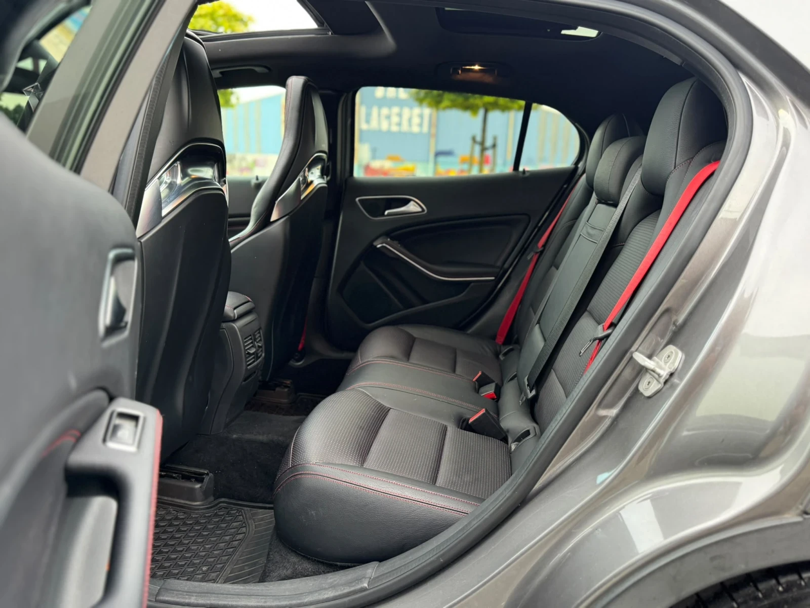 Mercedes-Benz GLA 45 AMG Edition1 , снимка 9 - Автомобили и джипове - 55386757