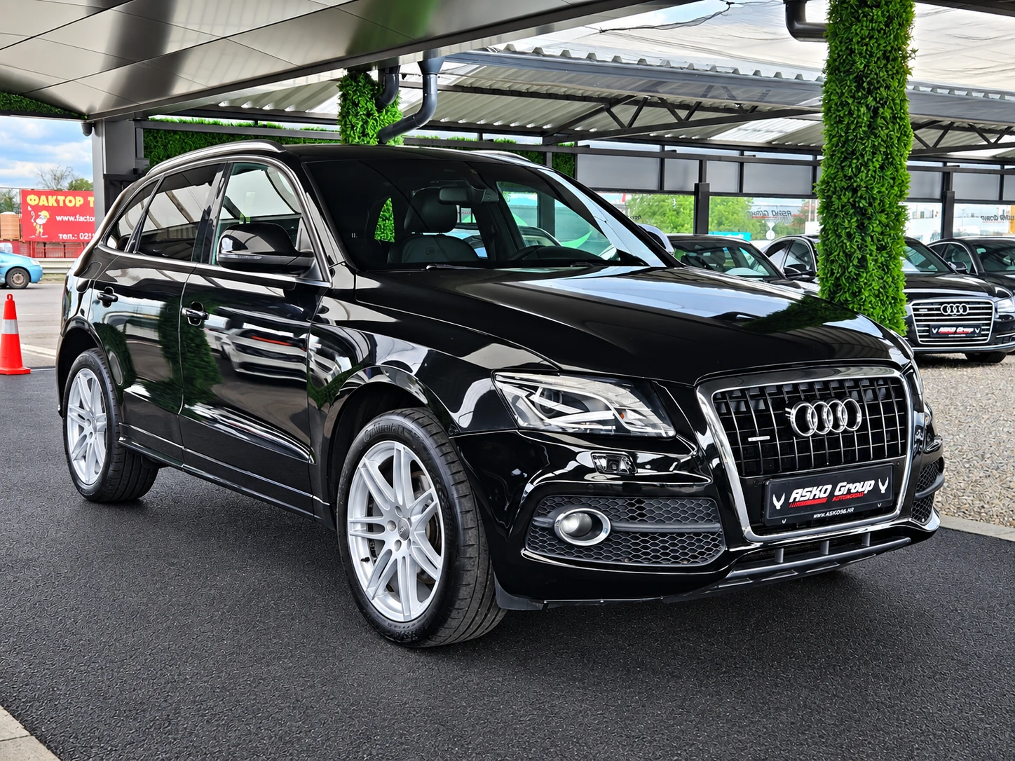Audi Q5 S-LINEx3/239PS/PANORAMA/ПОДГРЕВ/RECARO/LIZING, снимка 3 - Автомобили и джипове - 55406205