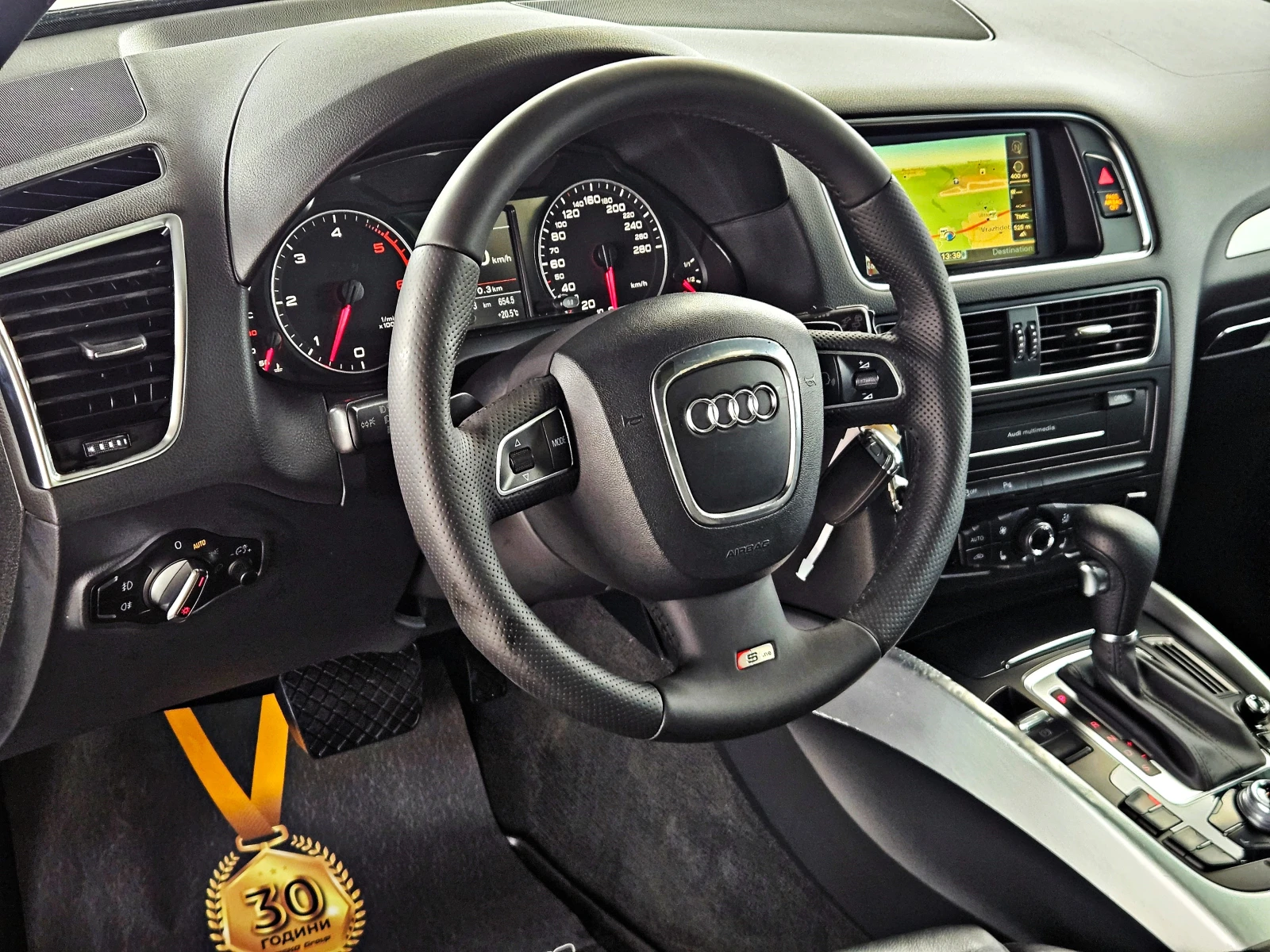 Audi Q5 S-LINEx3/239PS/PANORAMA/ПОДГРЕВ/RECARO/LIZING, снимка 10 - Автомобили и джипове - 55406205