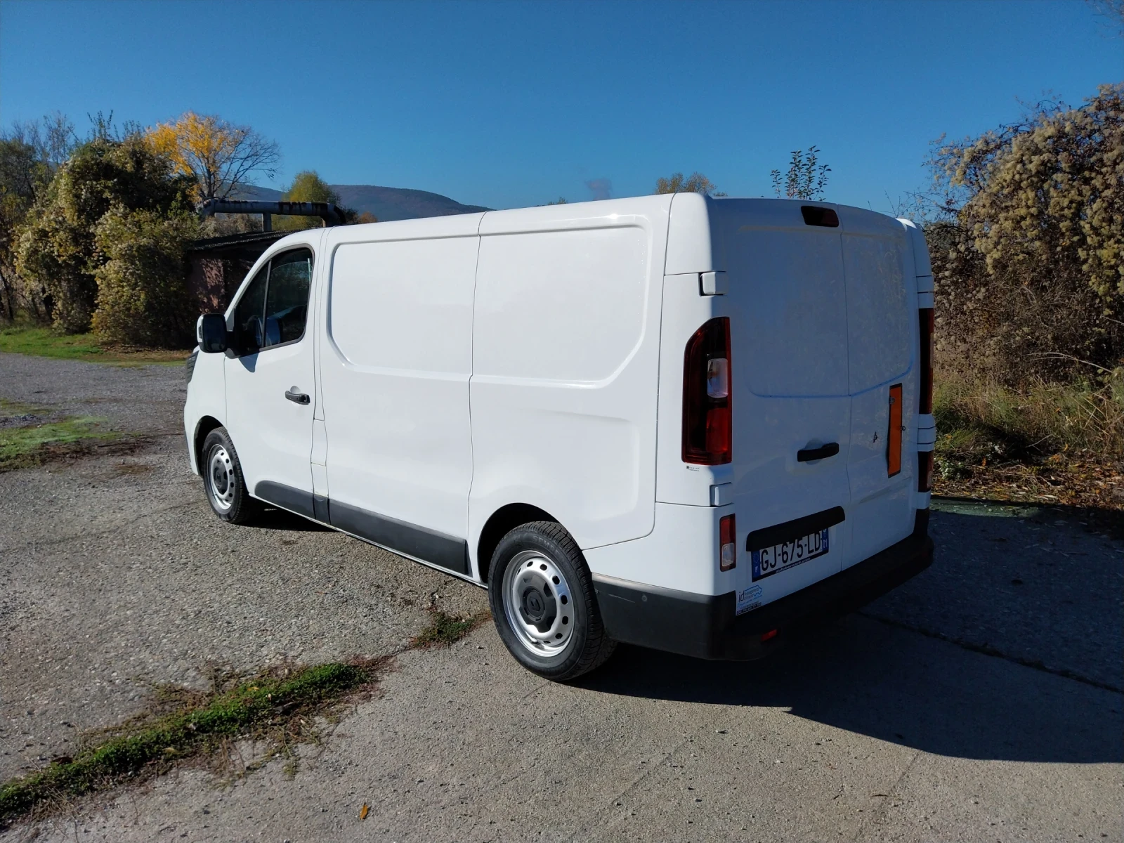 Renault Trafic 2.0DCI - изображение 6