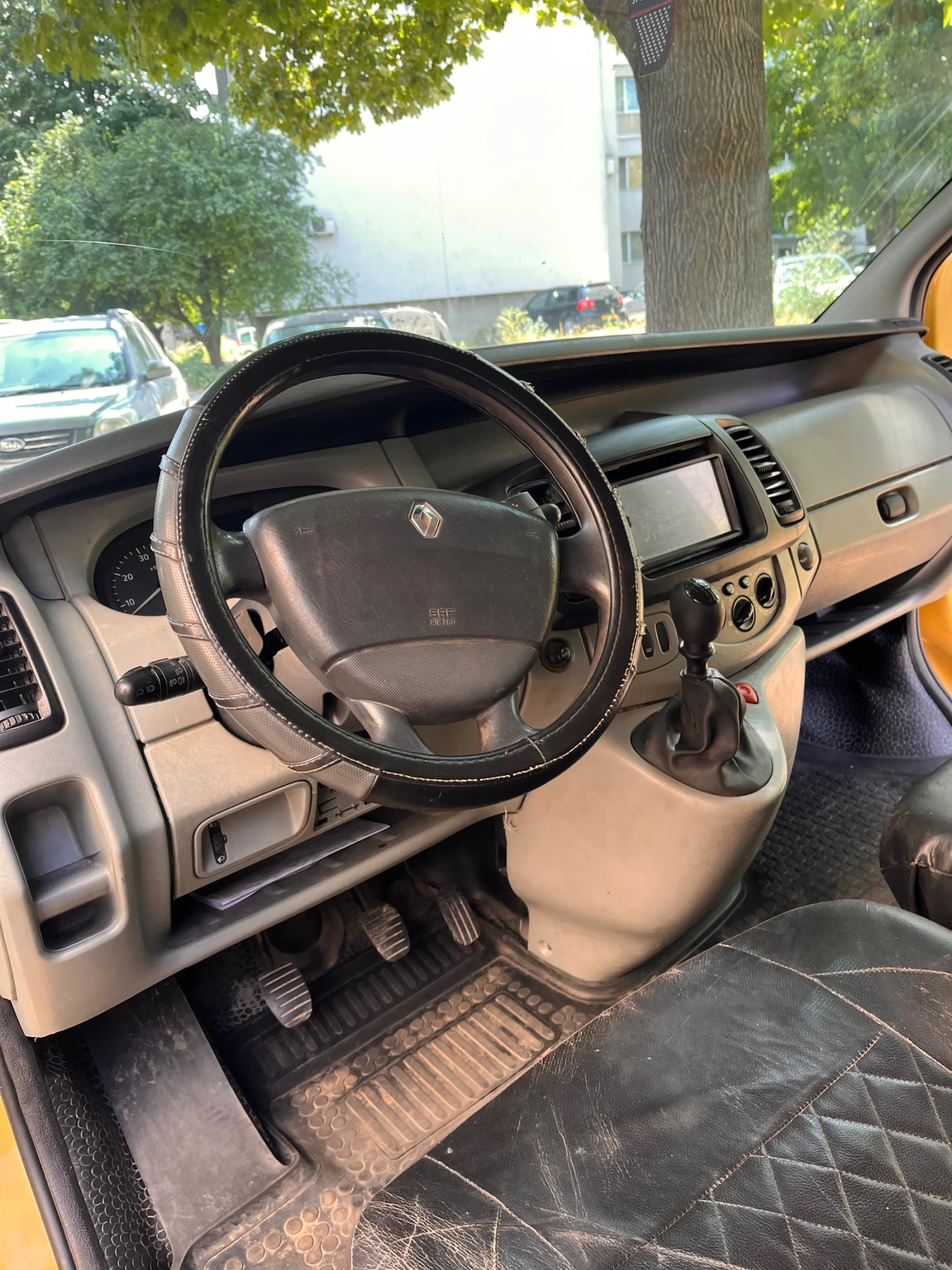 Renault Trafic, снимка 12 - Бусове и автобуси - 56619175
