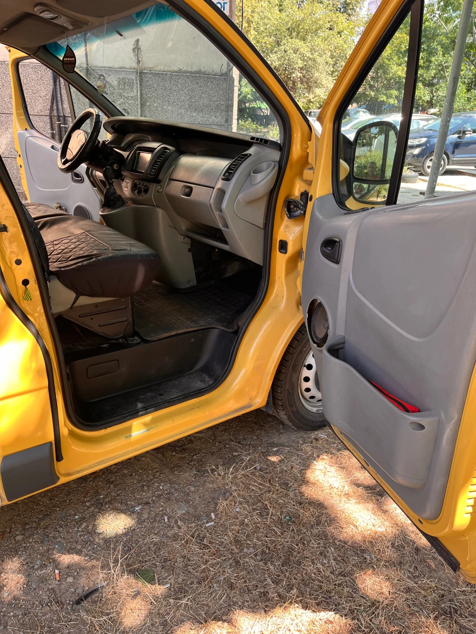 Renault Trafic, снимка 9 - Бусове и автобуси - 56619175
