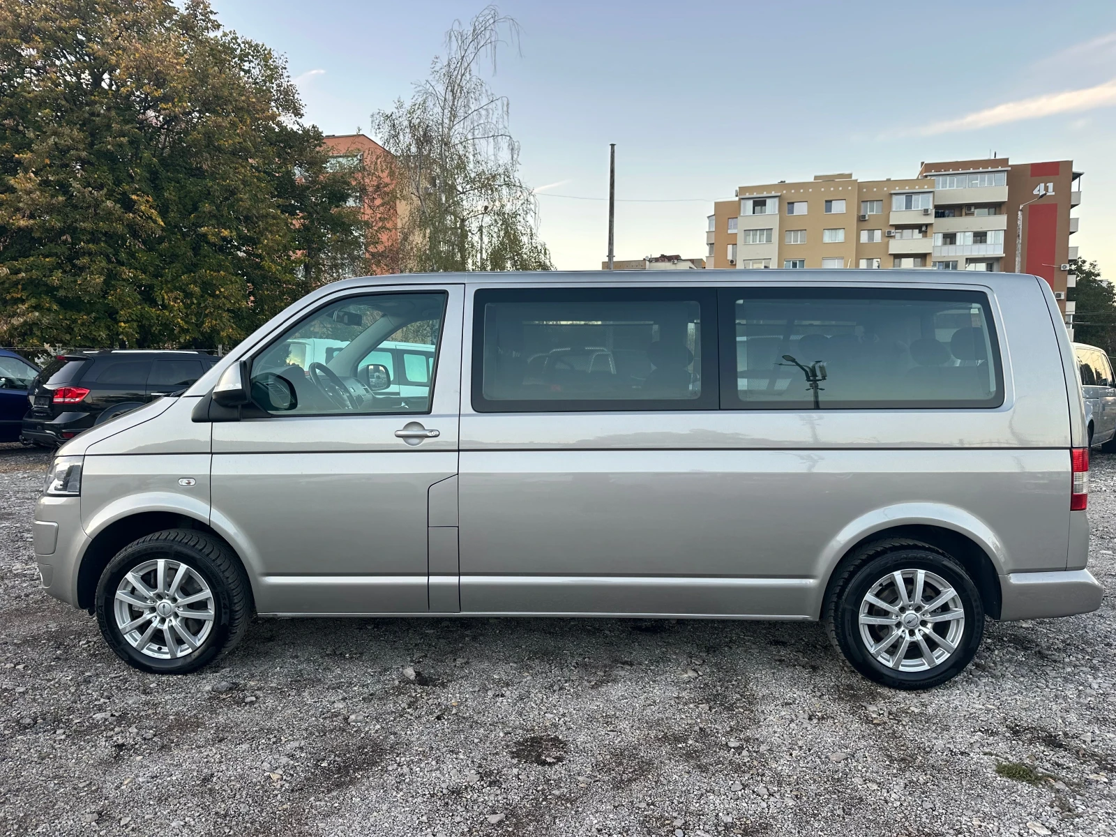 VW Caravelle 2.0TDI 140kc 4x4 LONG NAVI | Mobile.bg � ����������� 6