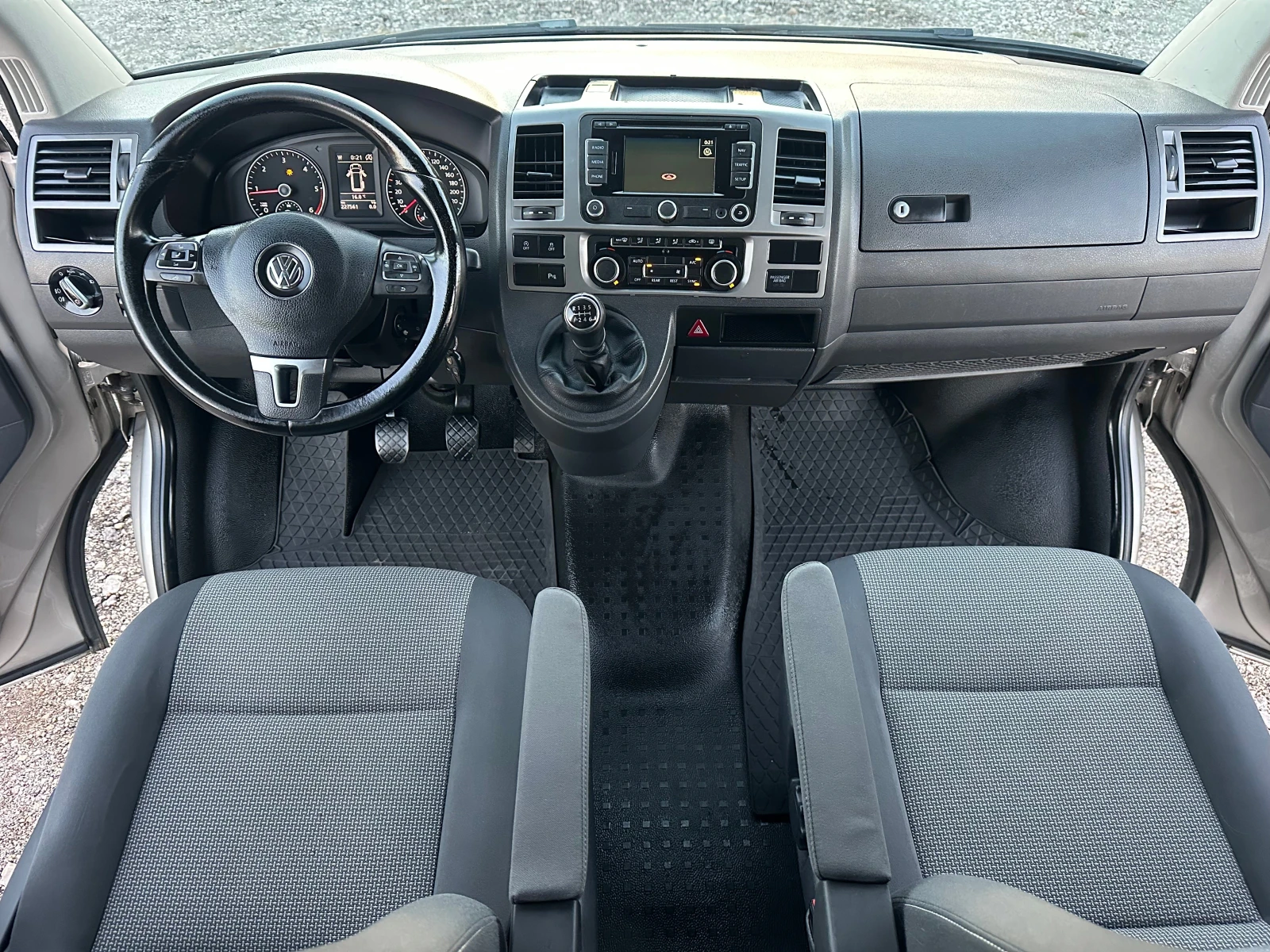 VW Caravelle 2.0TDI 140kc 4x4 LONG NAVI | Mobile.bg � ����������� 10