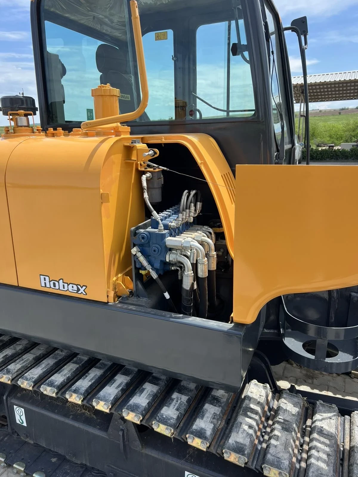 Багер Hyundai R60, снимка 5 - Индустриална техника - 55570975