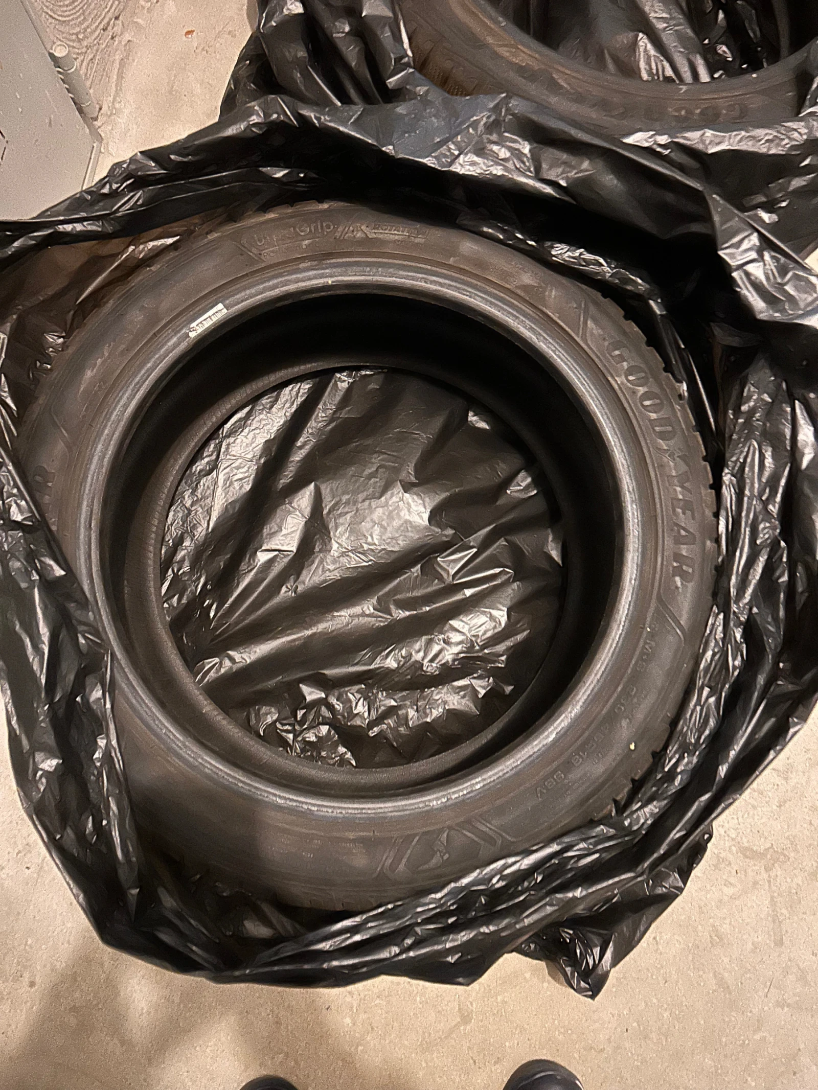 ���� 235/45R18 | Mobile.bg � ����������� 3