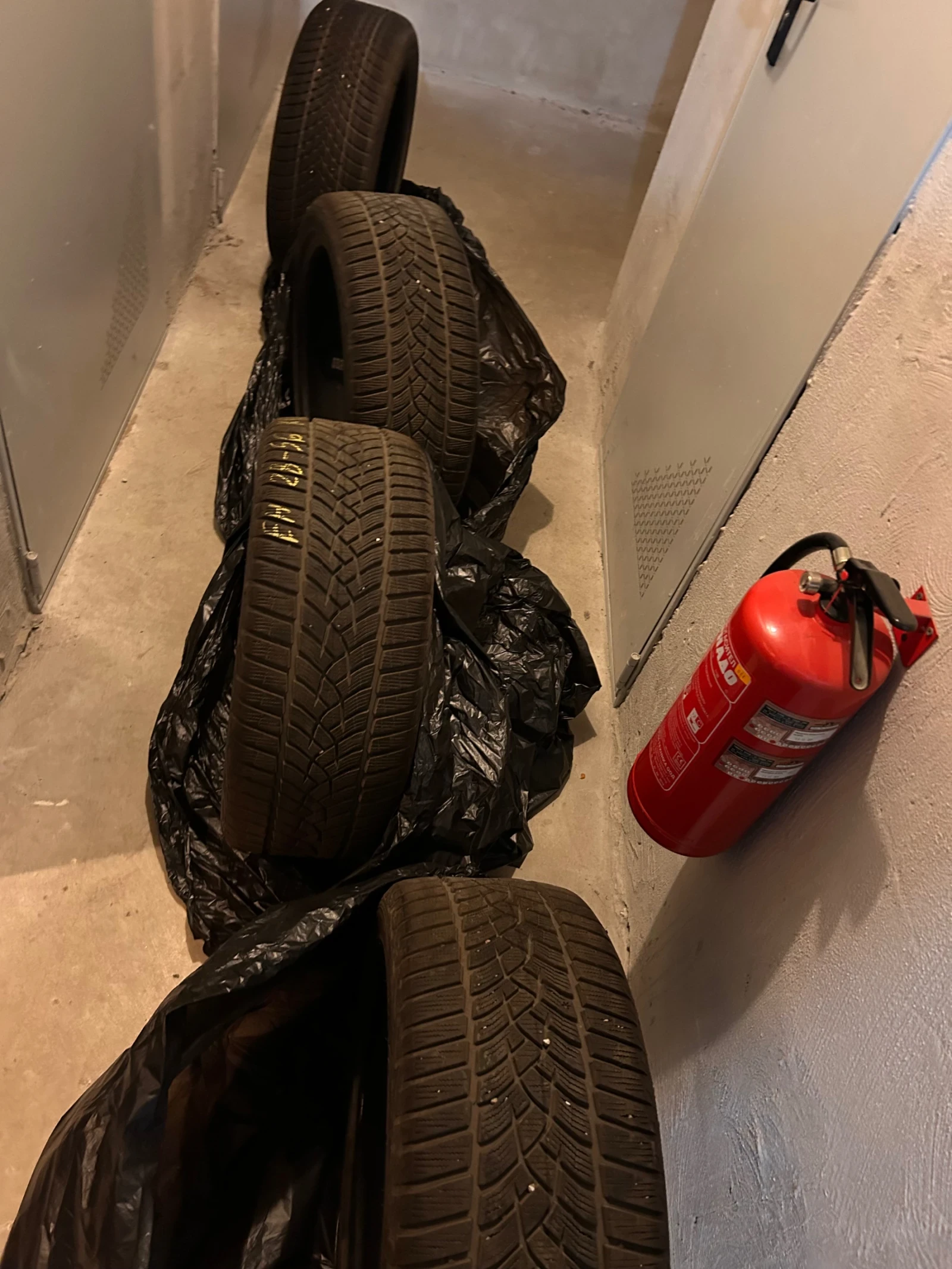 ���� 235/45R18 | Mobile.bg � ����������� 9