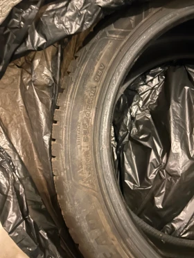 Гуми Зимни 235/45R18