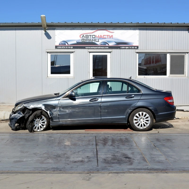 Mercedes-Benz C 220 2.2 CDI, снимка 3 - Автомобили и джипове - 40191410