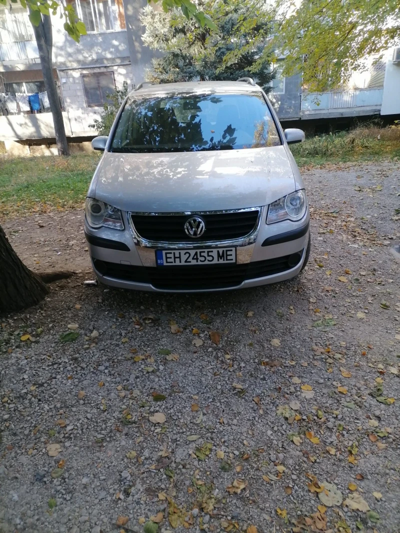 VW Touran 1.9TDI, снимка 2 - Автомобили и джипове - 48375792