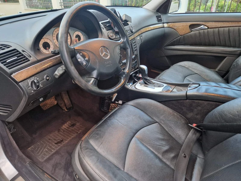 Mercedes-Benz E 320, снимка 7 - Автомобили и джипове - 48354610