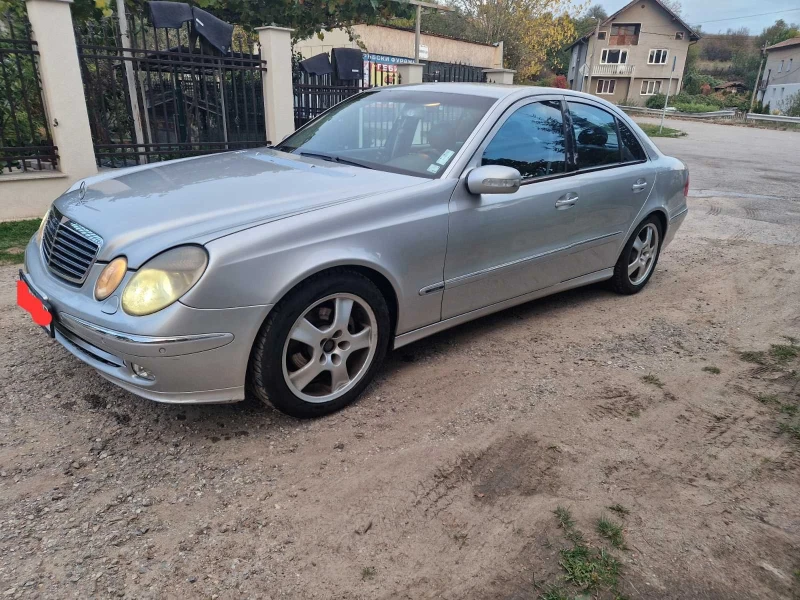 Mercedes-Benz E 320, снимка 3 - Автомобили и джипове - 48354610