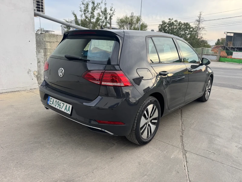 VW Golf Electric, снимка 4 - Автомобили и джипове - 52526732