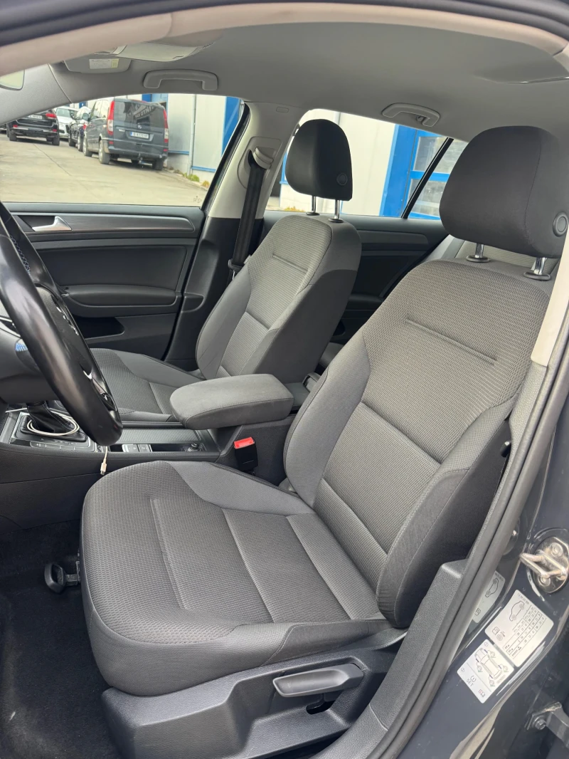 VW Golf Electric, снимка 7 - Автомобили и джипове - 52526732