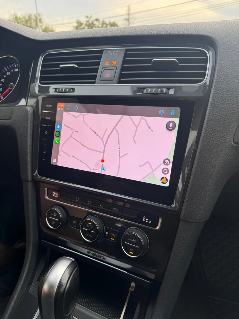 VW Golf Electric, снимка 9 - Автомобили и джипове - 52526732