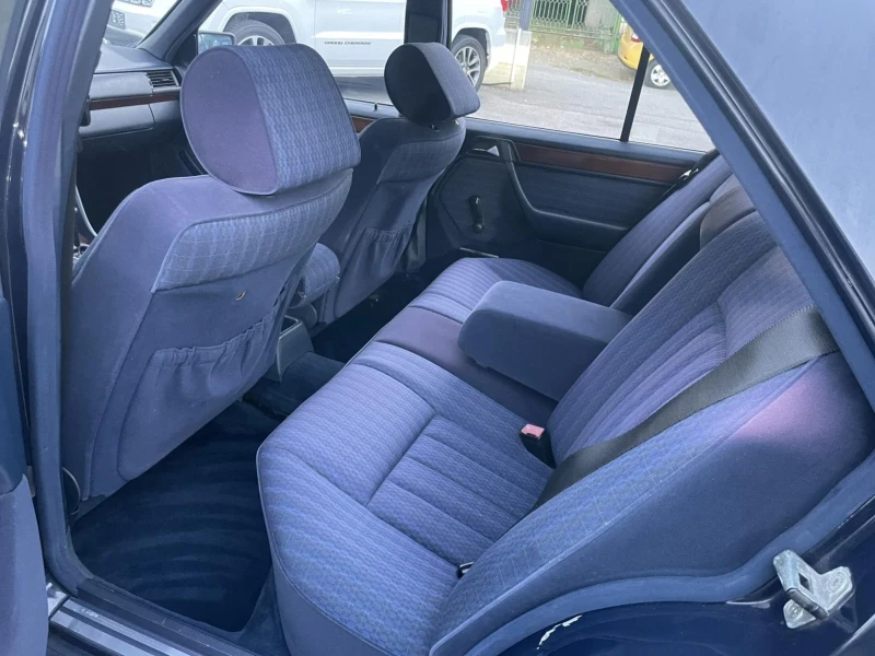 Mercedes-Benz 124 230E/Автоматик/Като нов, снимка 16 - Автомобили и джипове - 51890312