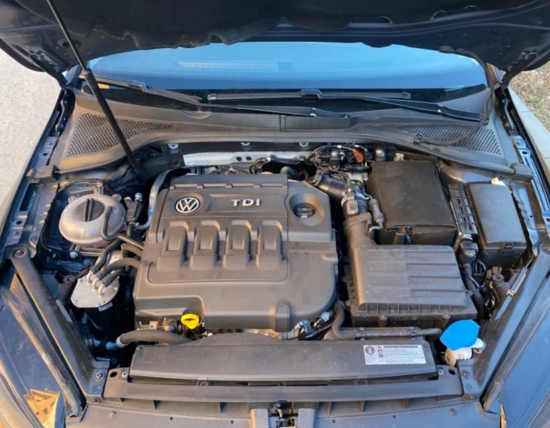 VW Golf  VII R-Line, снимка 16 - Автомобили и джипове - 52134503