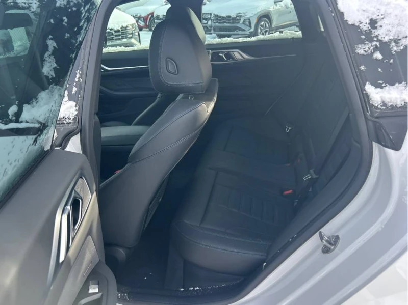 BMW i4 eDrive40 * M PACK* CARFAX* , снимка 8 - Автомобили и джипове - 52803373