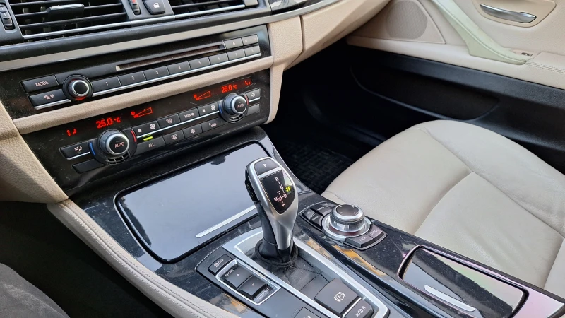 BMW 525 D Xdrive ПАНОРАМА, снимка 11 - Автомобили и джипове - 52985112