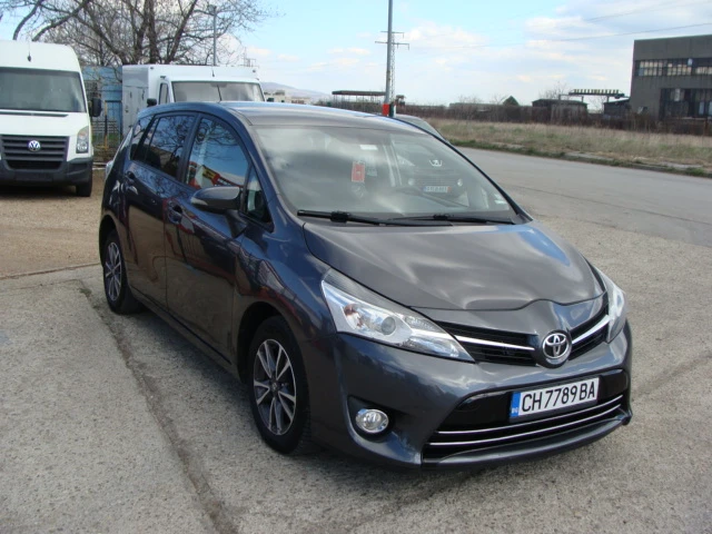 Toyota Verso 2.0, снимка 2 - Автомобили и джипове - 49593160