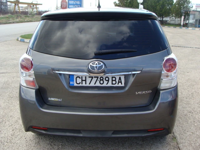 Toyota Verso 2.0, снимка 5 - Автомобили и джипове - 49593160