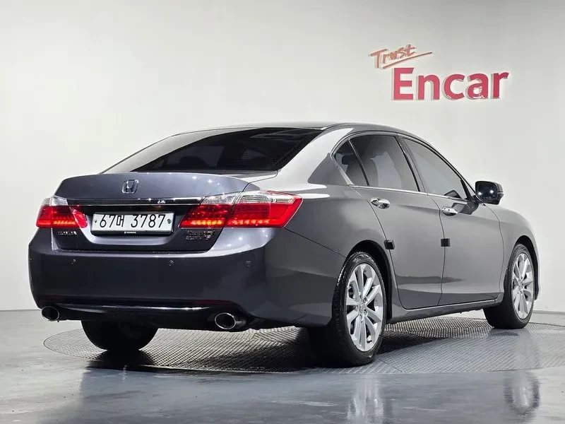 Honda Accord 3.5, снимка 2 - Автомобили и джипове - 54253632