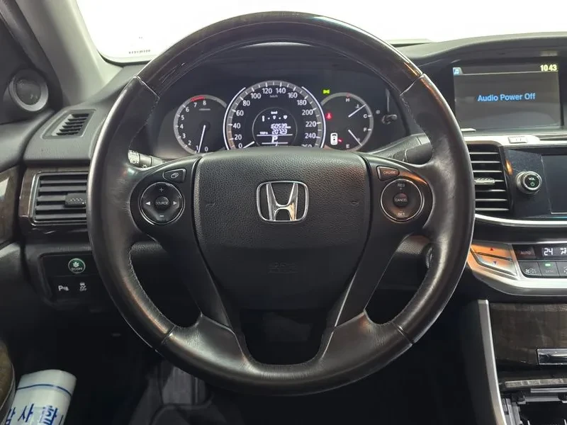 Honda Accord 3.5, снимка 13 - Автомобили и джипове - 54253632