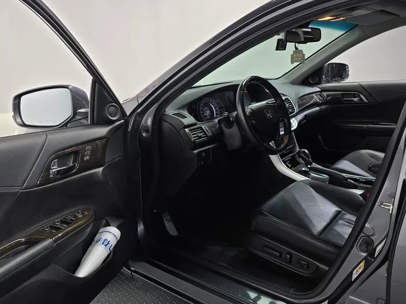 Honda Accord 3.5, снимка 10 - Автомобили и джипове - 54253632