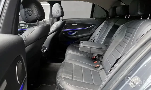 Mercedes-Benz E 300 4MATIC* ОБДУХВАНЕ* DIGITAL* 360 КАМЕРИ, снимка 12 - Автомобили и джипове - 54625492