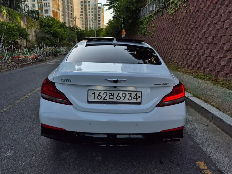 Genesis G70 2.0T AWD SUPREME, снимка 4 - Автомобили и джипове - 55705149
