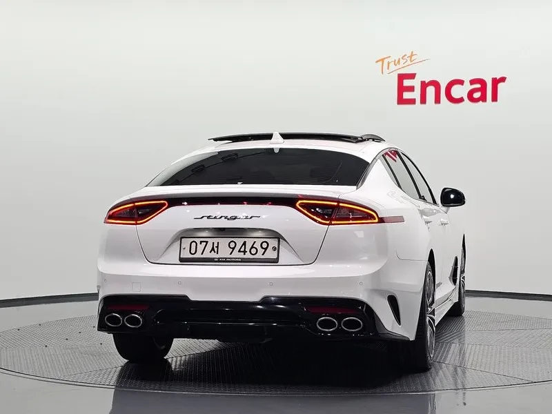 Kia Stinger 2.0 Turbo 2Wd Platinum, снимка 4 - Автомобили и джипове - 56356931