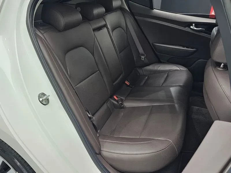 Kia Stinger 2.0 Turbo 2Wd Platinum, снимка 11 - Автомобили и джипове - 56356931