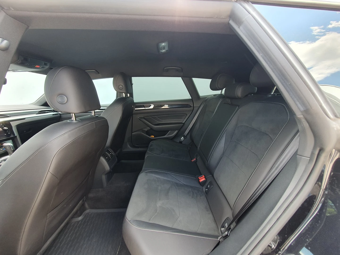 VW Arteon R-Line 2.0 TDI SCR DSG - изображение 4