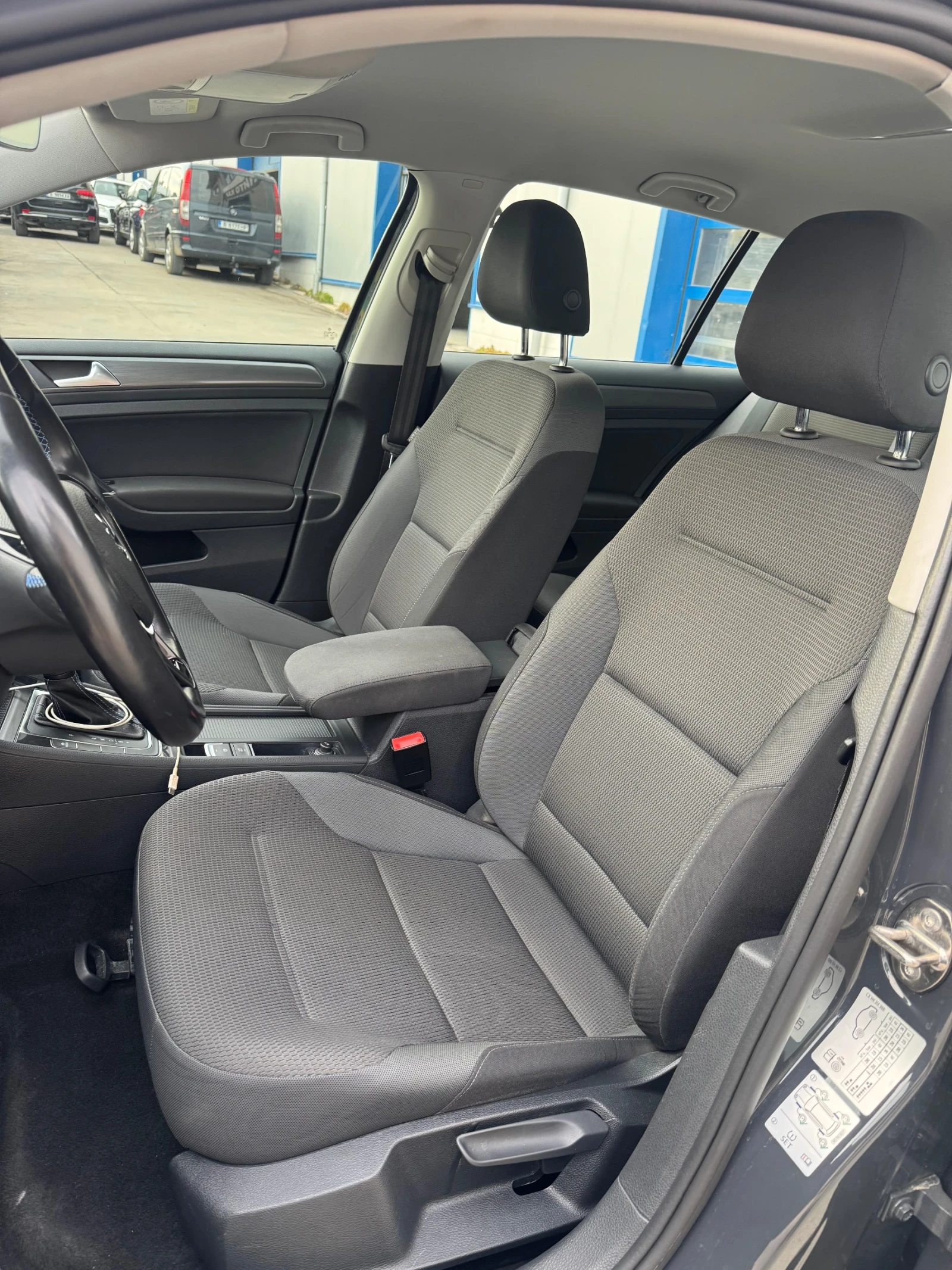 VW Golf Electric - изображение 7
