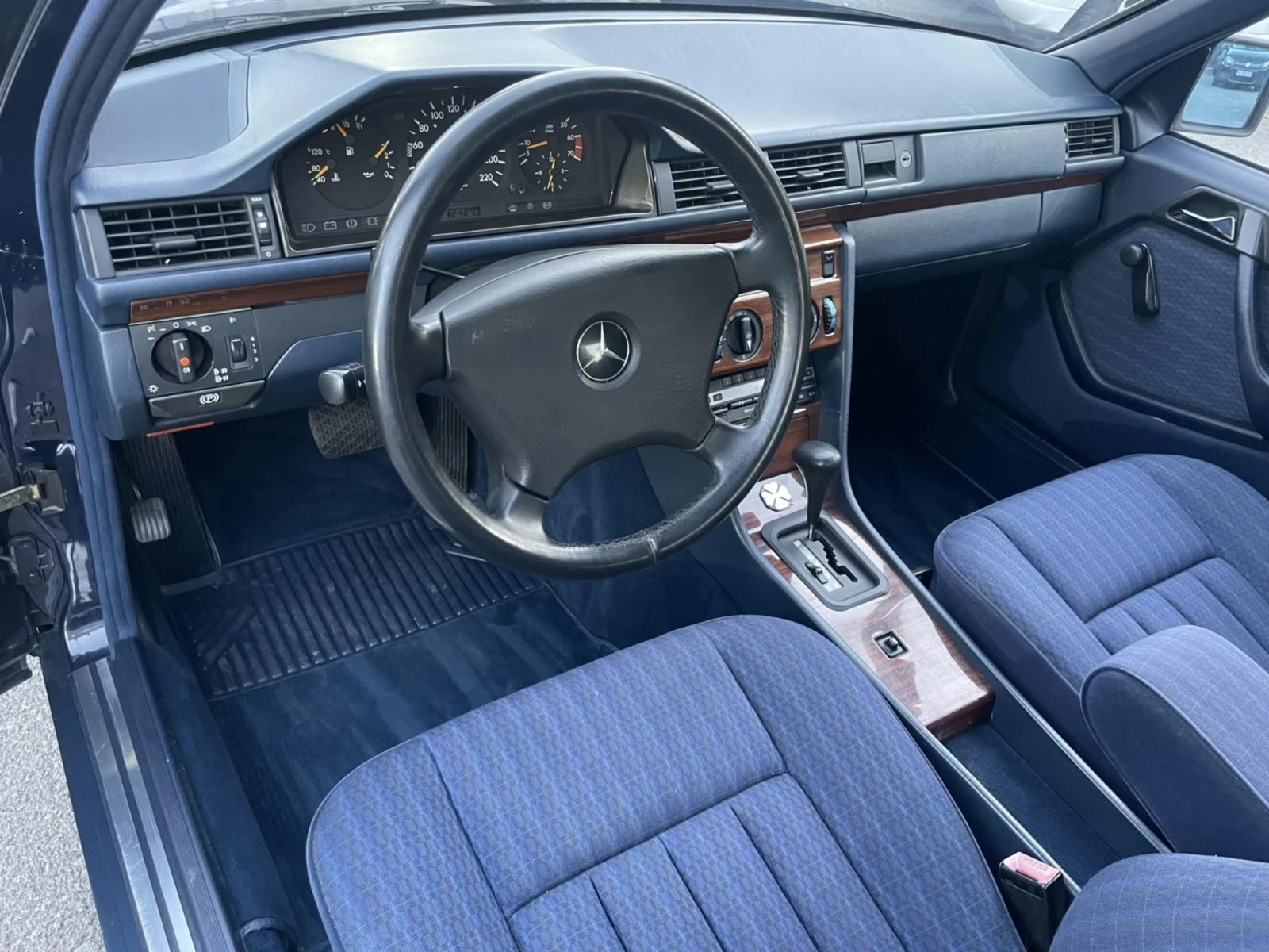 Mercedes-Benz 124 230E/Автоматик/Като нов - изображение 10