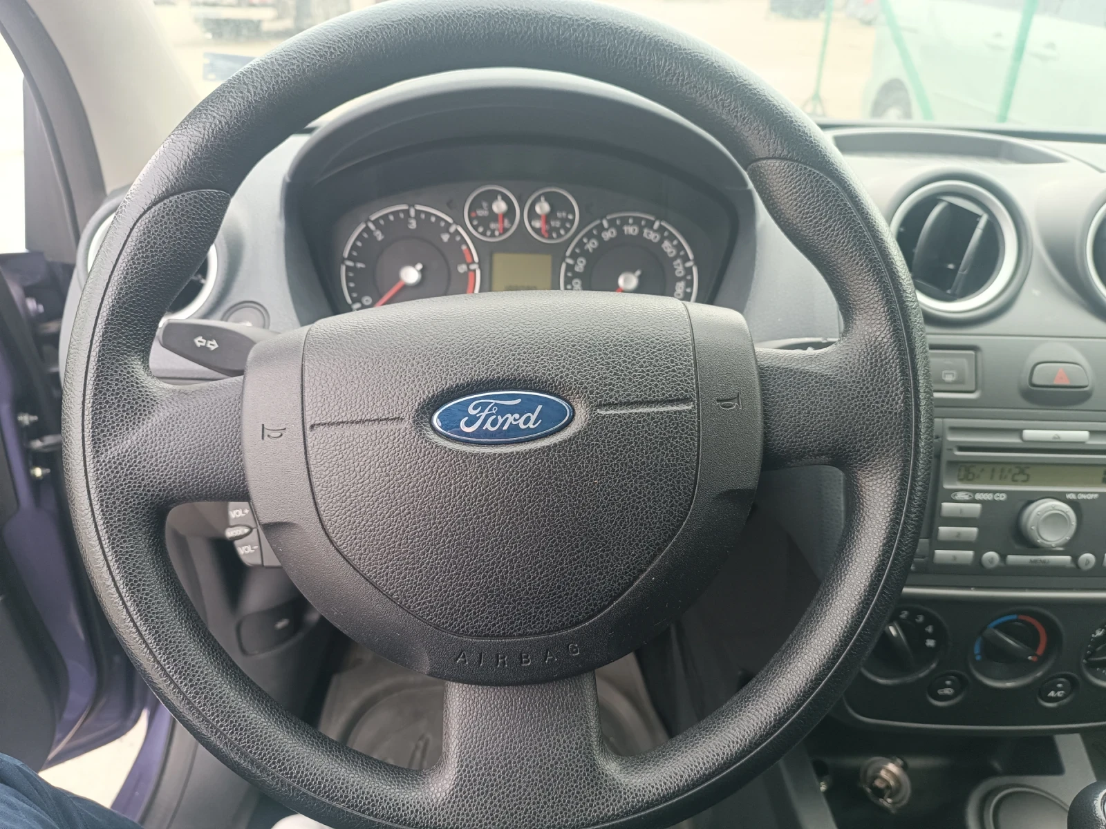 Ford Fiesta 1, 4 TDCi, перфектна - изображение 8