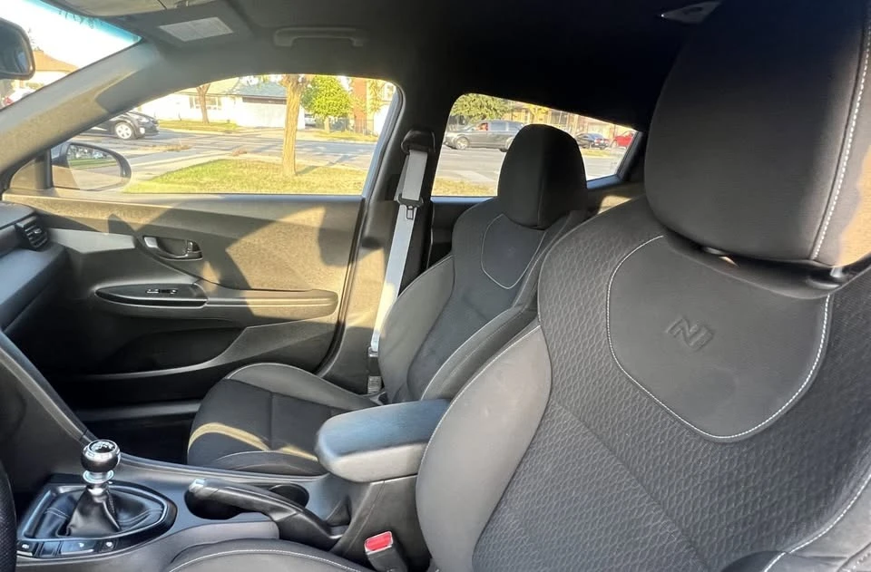 Hyundai Veloster  N РЪЧКА * * CARFAX * * АВТОКРЕДИТ * *  - изображение 6