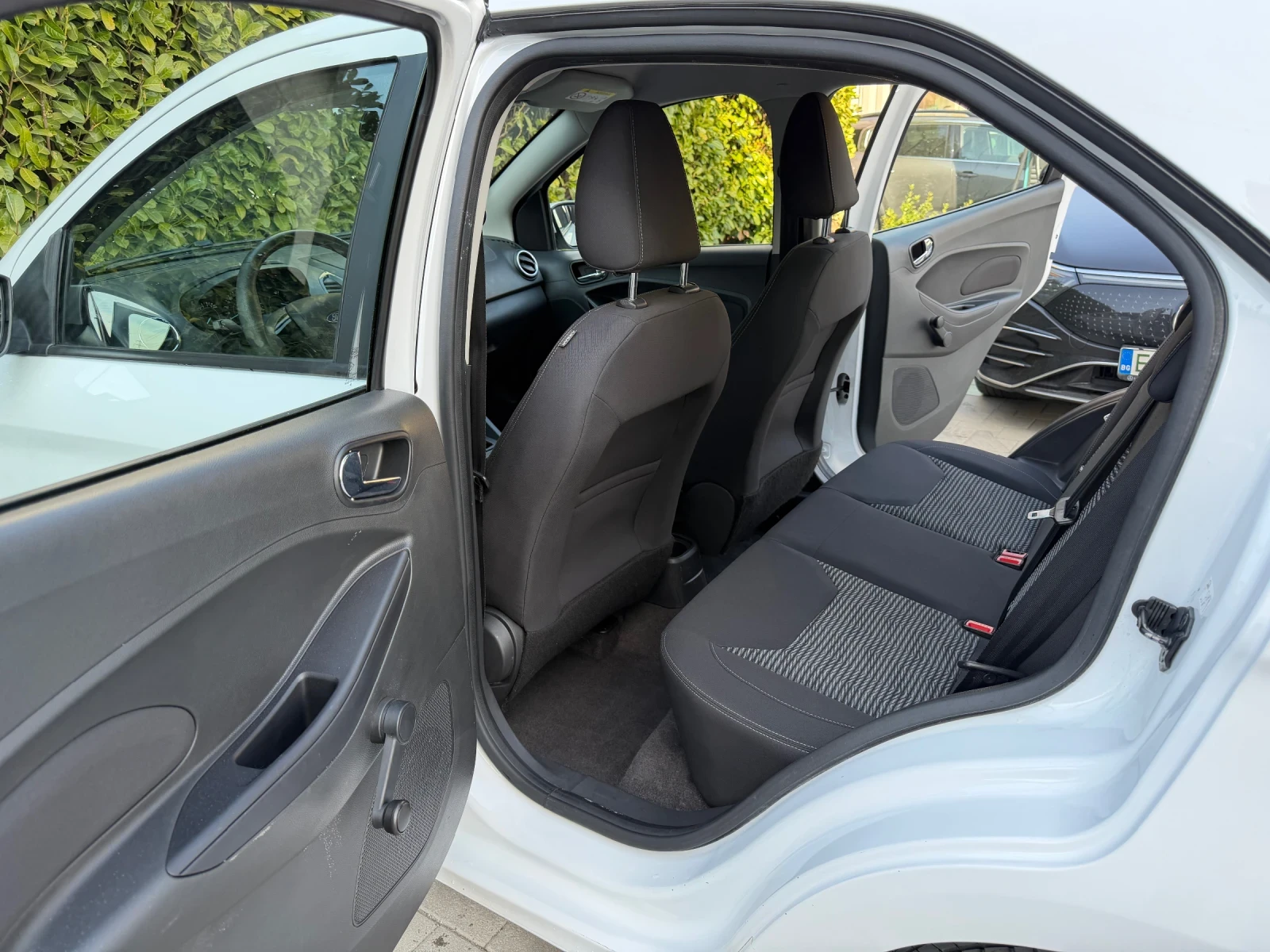 Ford Ka 1.2i* EURO 6* Face, снимка 10 - Автомобили и джипове - 53814462