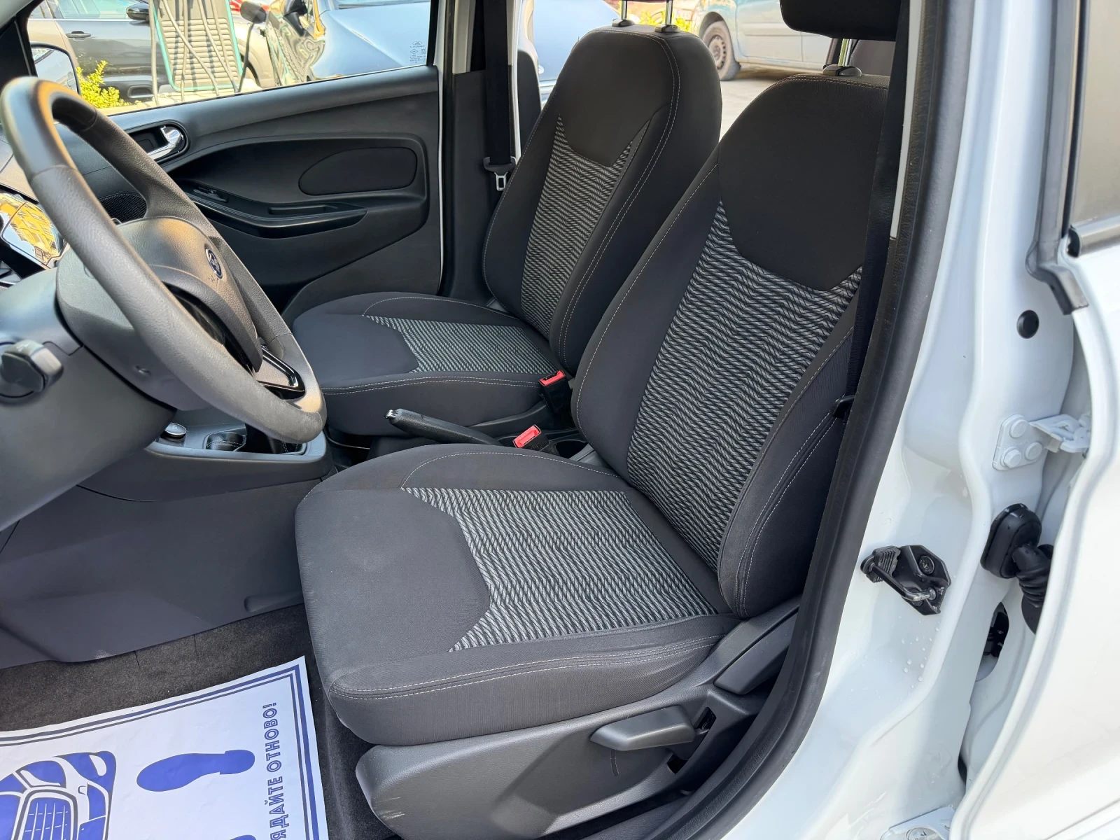 Ford Ka 1.2i* EURO 6* Face, снимка 9 - Автомобили и джипове - 53814462