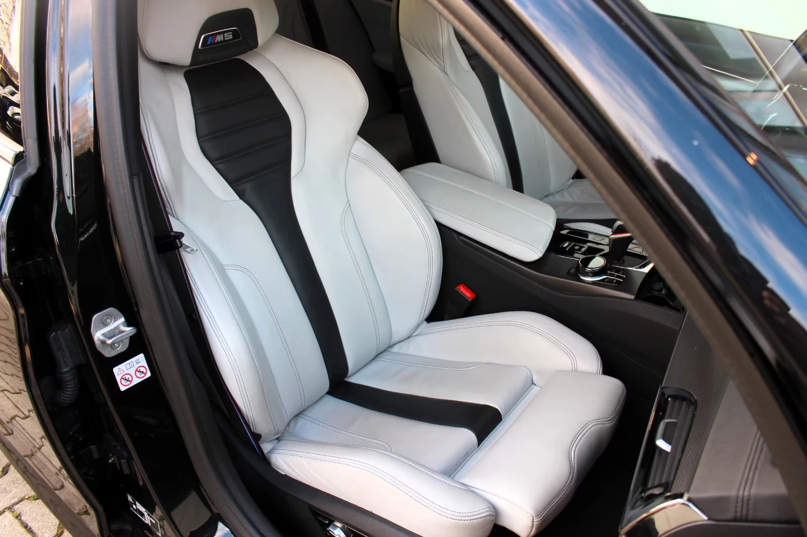 BMW M5 COMPETITION/625HP/xDRIVE/SOFT/MASS/LASER/360/308z, снимка 14 - Автомобили и джипове - 54229268