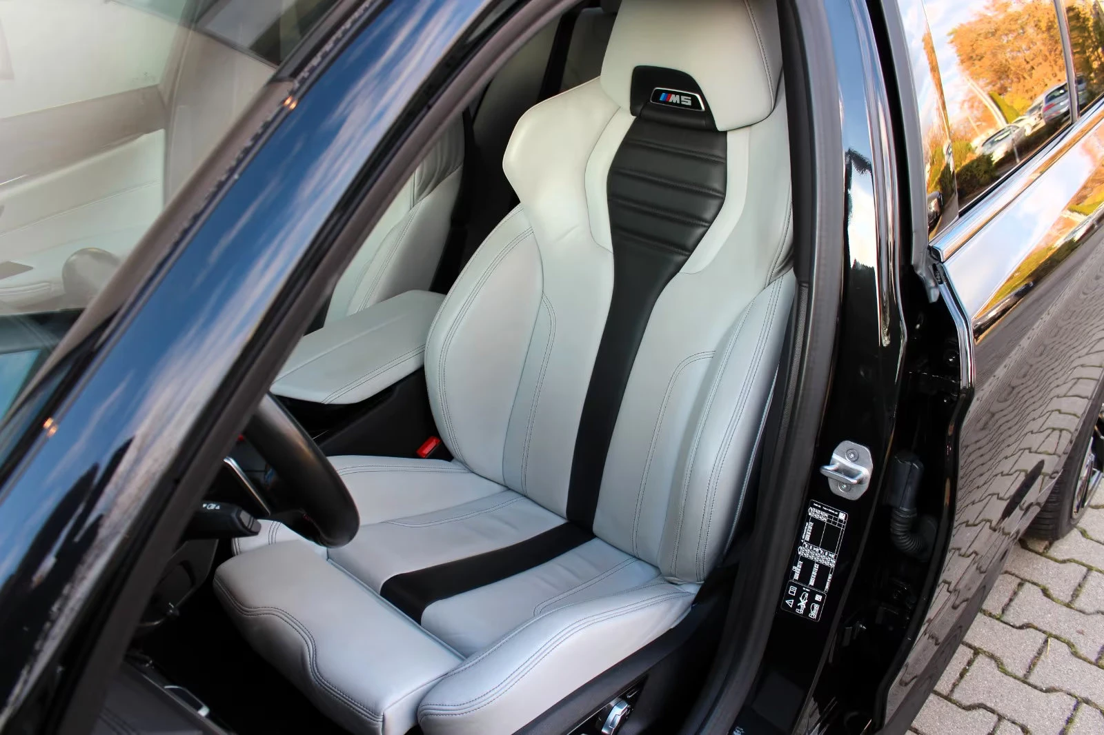 BMW M5 COMPETITION/625HP/xDRIVE/SOFT/MASS/LASER/360/308z, снимка 13 - Автомобили и джипове - 54229268