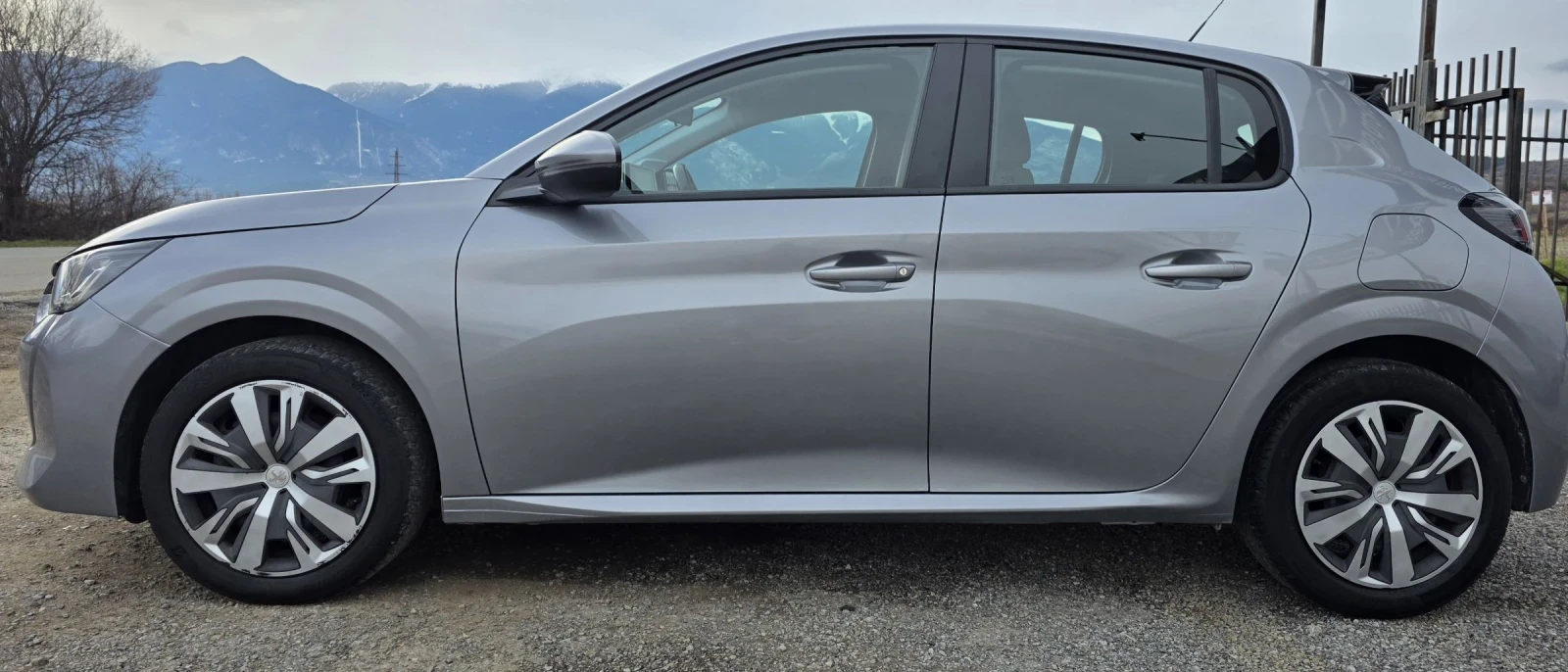 Peugeot 208 1.5 Hdi-Active-Euro 6, снимка 2 - Автомобили и джипове - 54574524